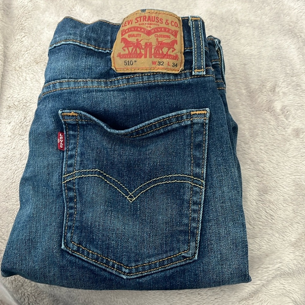 Lightly used Levi’s 51” W32 x L34
